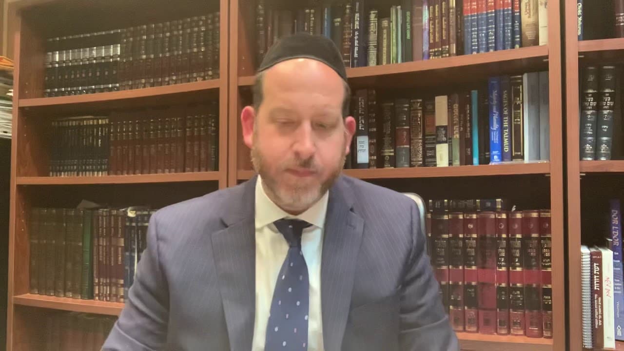 Emunah Minute: Bring Me Back (Hasiveynu)