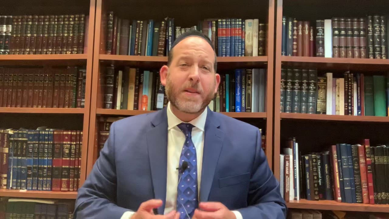 Emunah Minute: Enter the Ark